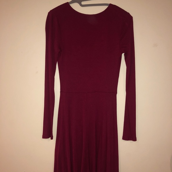 Long sleeve low v-neck skater dress - Picture 4 of 5